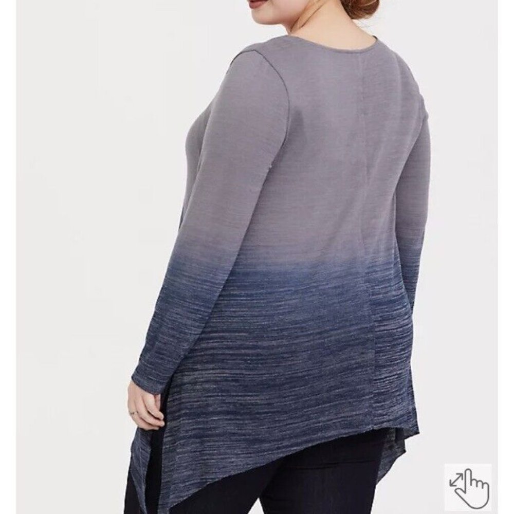 Torrid Super Soft Plush V-Neck Sharkbite Hem Navy Gray Tee Plus 1X T-Shirt